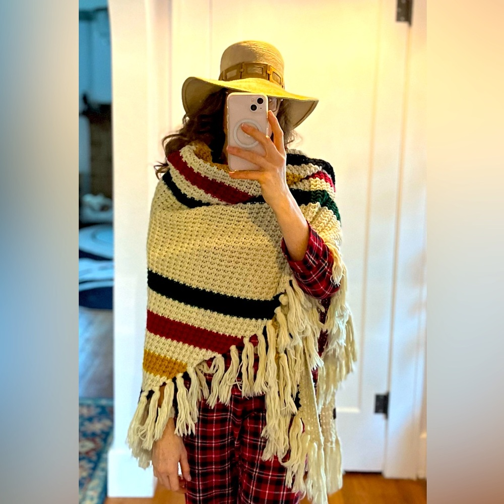 STUNNING Pendleton wrap shawl crochet fringe Glac… - image 1